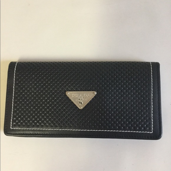 Prada Handbags - Prada Wallet Made in Italy 🇮🇹